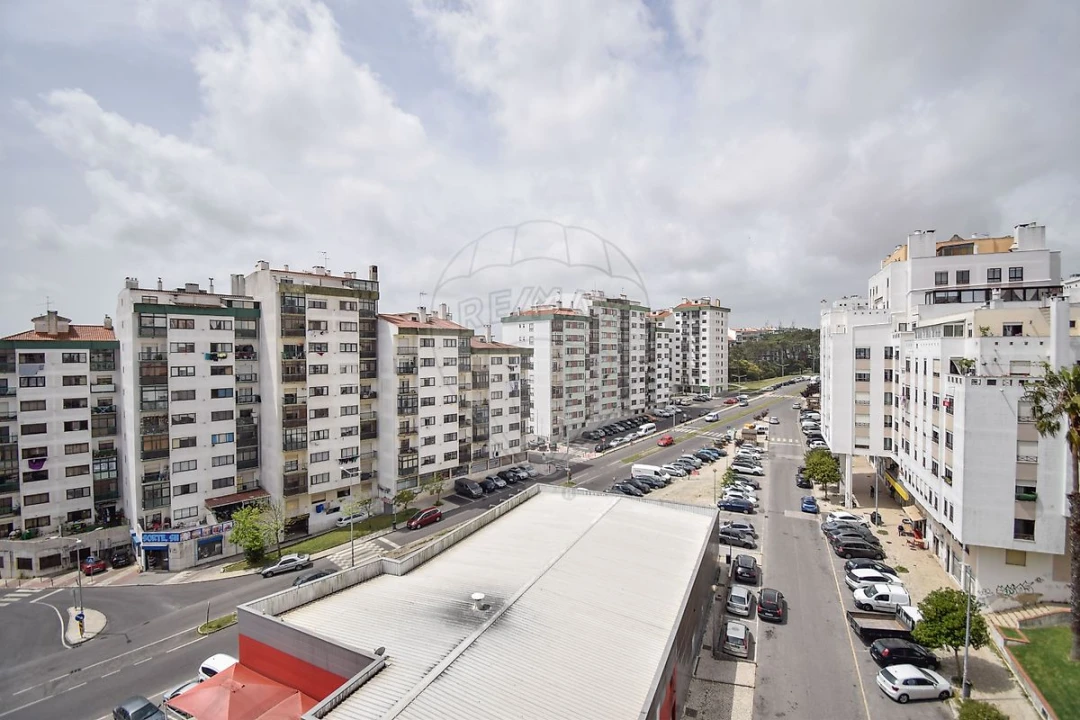 Apartamento T5 para Venda em Rio de Mouro Foto 28