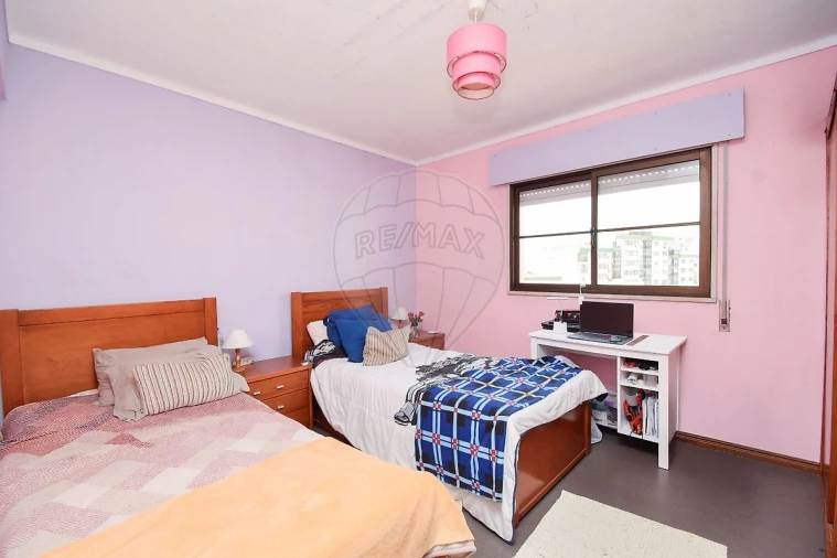 Apartamento T5 para Venda em Rio de Mouro Foto 15