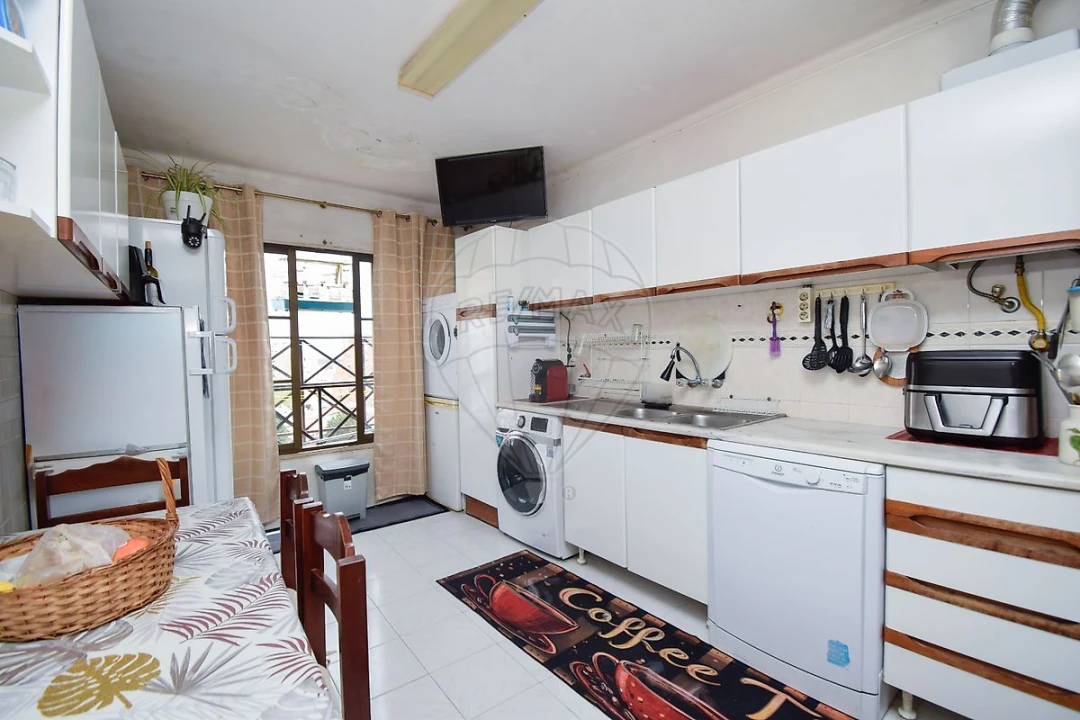 Apartamento T5 para Venda em Rio de Mouro Foto 22