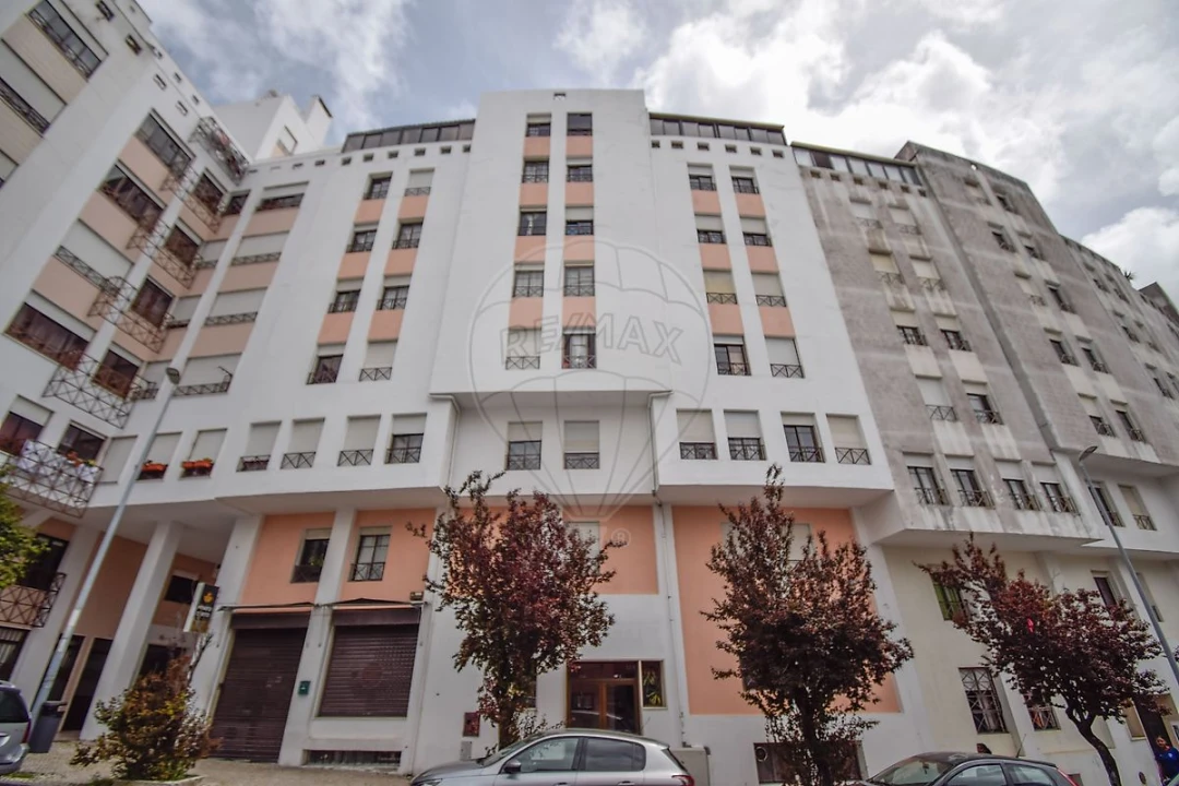 Apartamento T5 para Venda em Rio de Mouro Foto 31