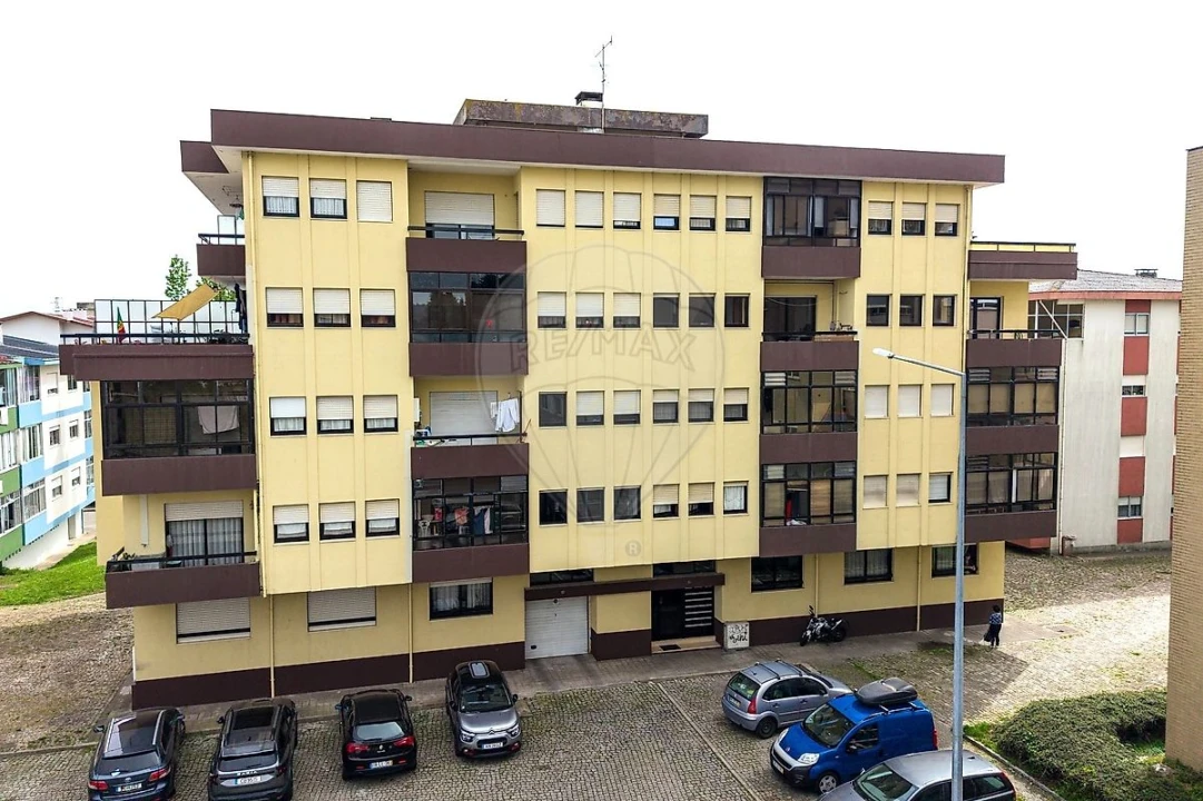 Apartamento T1 para Venda em Castêlo da Maia Foto 14