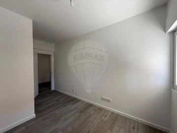 Apartamento T3 para Arrendamento em Venteira