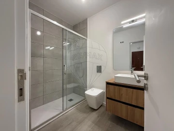 Apartamento T3 para Arrendamento em Venteira