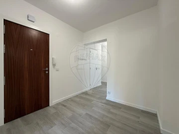 Apartamento T3 para Arrendamento em Venteira