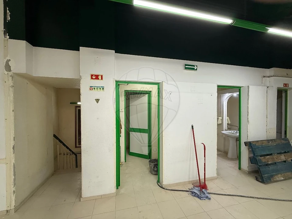 Loja para Arrendamento em Carcavelos e Parede Foto 12