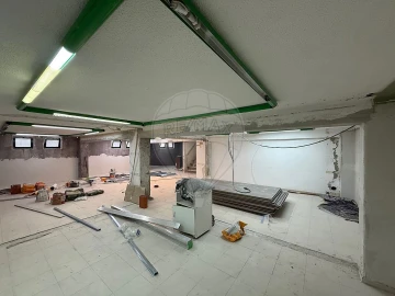 Loja para Arrendamento em Carcavelos e Parede