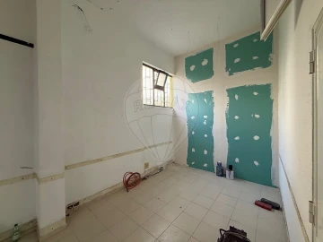 Loja para Arrendamento em Carcavelos e Parede
