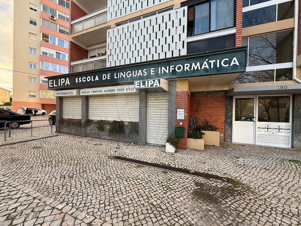 Loja para Arrendamento em Carcavelos e Parede Foto 3