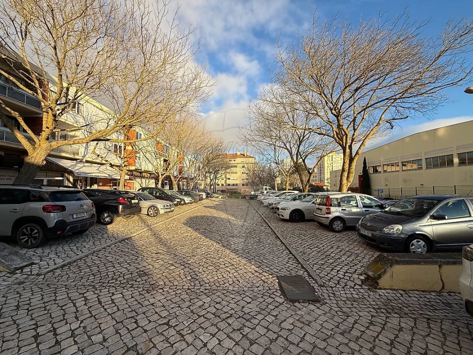 Loja para Arrendamento em Carcavelos e Parede Foto 1