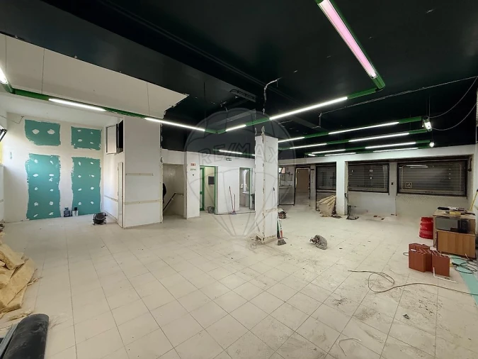 Loja para Arrendamento em Carcavelos e Parede Foto 19