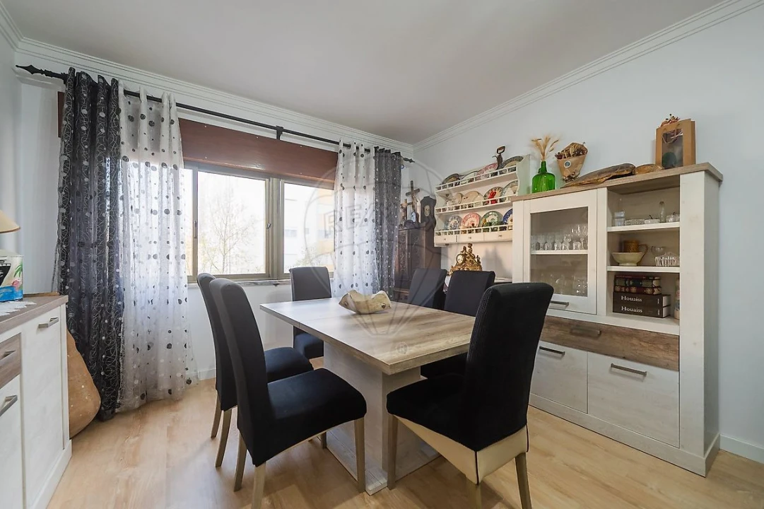 Apartamento T3 para Venda em Massamá e Monte Abraão Foto 18