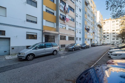 Apartamento T3 para Venda em Massamá e Monte Abraão