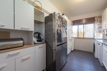 Apartamento T3 para Venda em Massamá e Monte Abraão