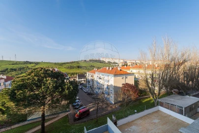 Apartamento T3 para Venda em Massamá e Monte Abraão