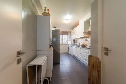 Apartamento T3 para Venda em Massamá e Monte Abraão