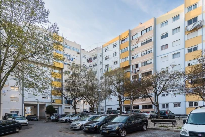 Apartamento T3 para Venda em Massamá e Monte Abraão