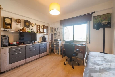 Apartamento T3 para Venda em Massamá e Monte Abraão