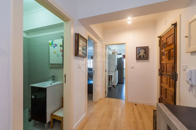 Apartamento T3 para Venda em Massamá e Monte Abraão Foto 32