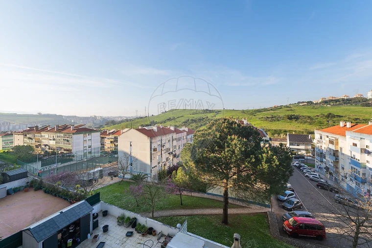 Apartamento T3 para Venda em Massamá e Monte Abraão Foto 46