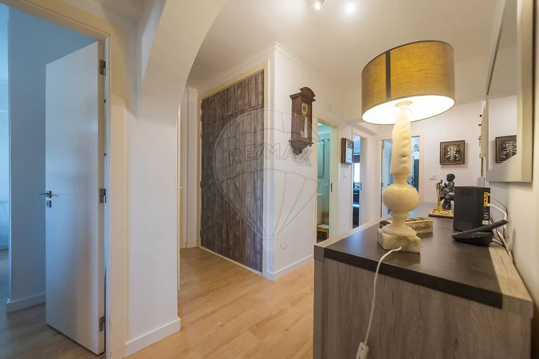 Apartamento T3 para Venda em Massamá e Monte Abraão Foto 9