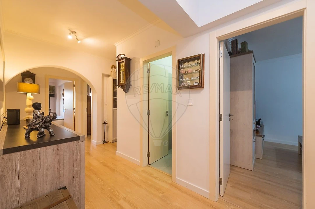 Apartamento T3 para Venda em Massamá e Monte Abraão Foto 14