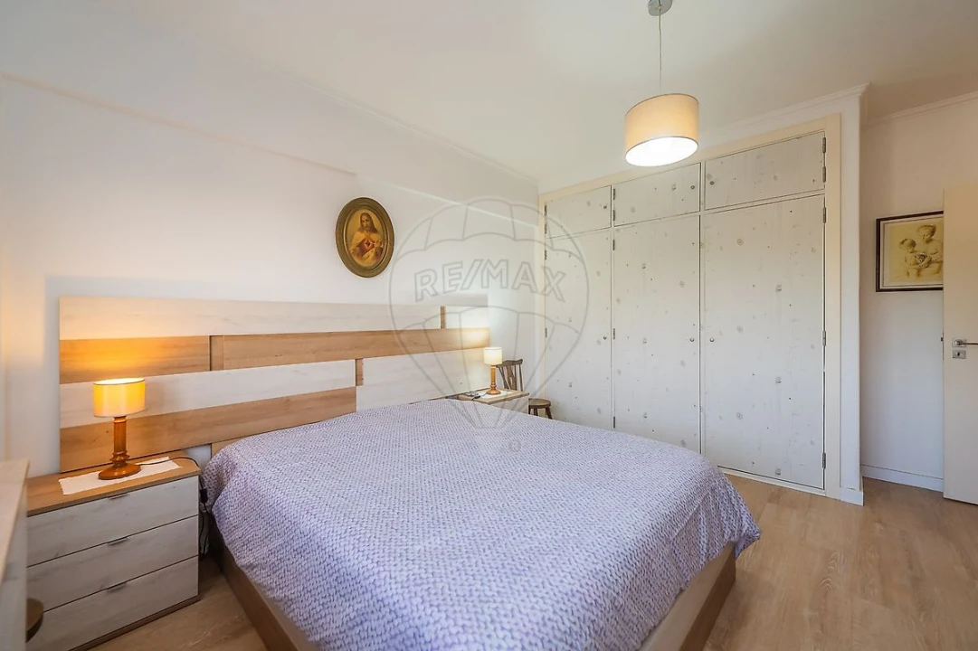 Apartamento T3 para Venda em Massamá e Monte Abraão Foto 3