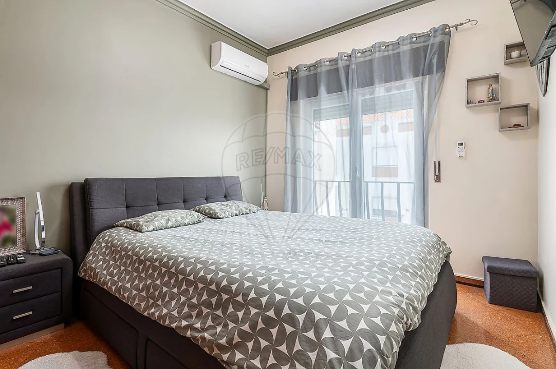 Apartamento T2 para Venda em Pinhal Novo Foto 1