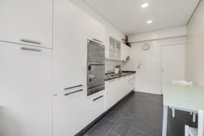 Apartamento T2 para Arrendamento em Areeiro