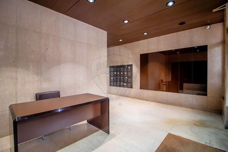 Apartamento T2 para Arrendamento em Areeiro Foto 5