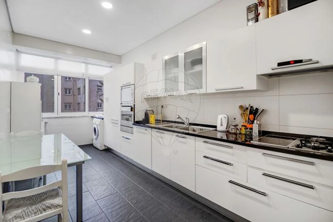 Apartamento T2 para Arrendamento em Areeiro Foto 12