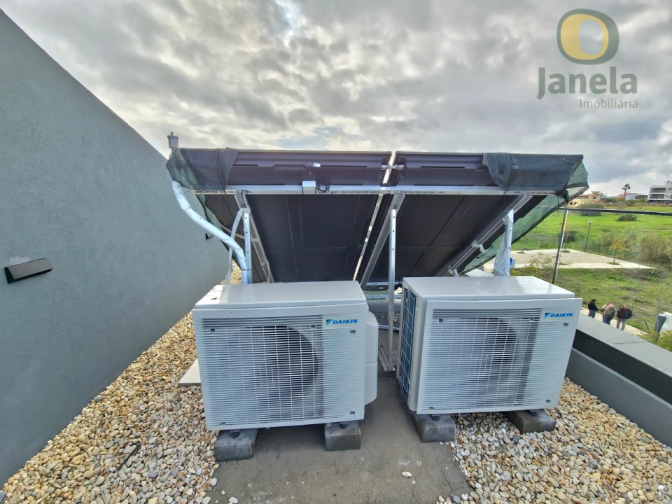 Moradia T4 para Venda em Montenegro Foto 48