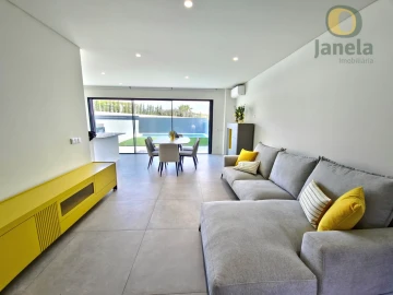 Moradia T4 para Venda em Montenegro