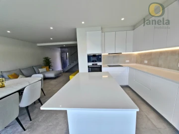 Moradia T4 para Venda em Montenegro