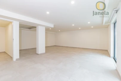 Moradia T4 para Venda em Montenegro