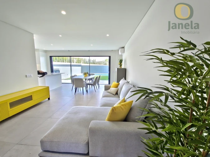 Moradia T4 para Venda em Montenegro Foto 7