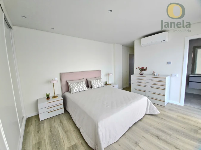 Moradia T4 para Venda em Montenegro Foto 15