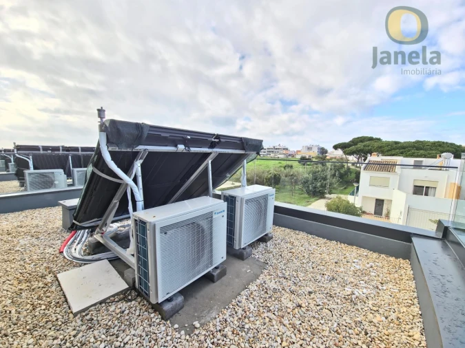 Moradia T4 para Venda em Montenegro Foto 47