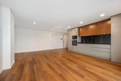 Apartamento T3 para Venda em Ferreiros e Gondizalves