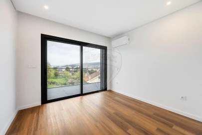 Apartamento T3 para Venda em Ferreiros e Gondizalves