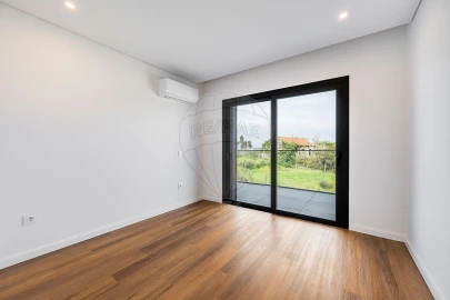 Apartamento T3 para Venda em Ferreiros e Gondizalves