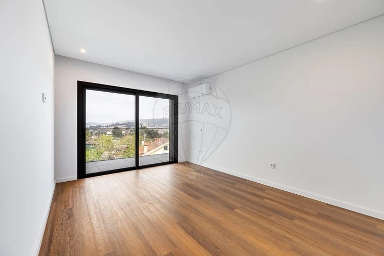 Apartamento T3 para Venda em Ferreiros e Gondizalves Foto 15