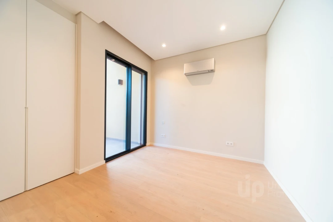 Moradia T4 para Venda em Alcabideche Foto 9