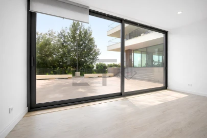 Loja para Arrendamento em Lumiar