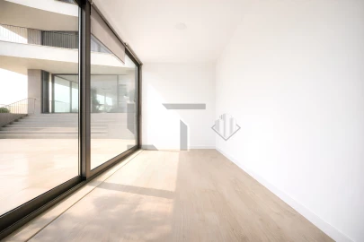 Loja para Arrendamento em Lumiar