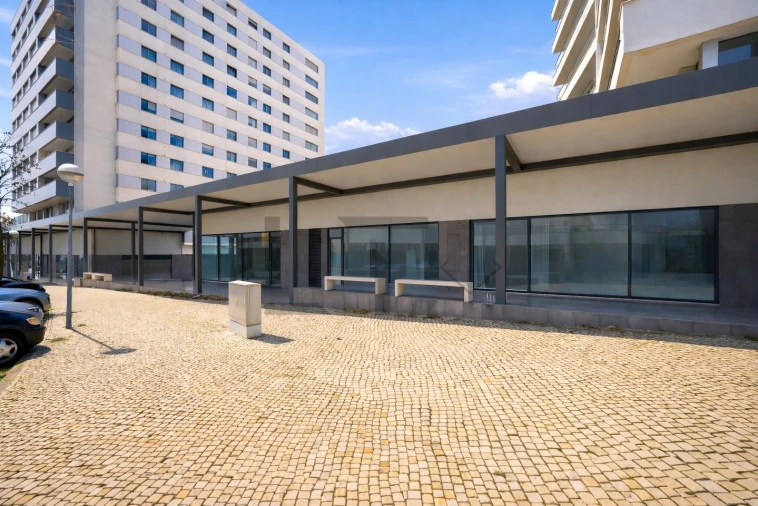 Loja para Arrendamento em Lumiar Foto 7