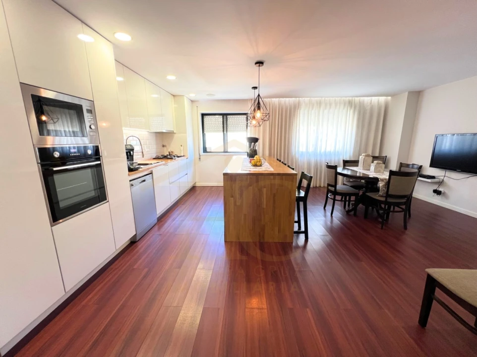 Apartamento T4 para Venda em Aver-O-Mar, Amorim e Terroso Foto 3