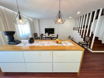 Apartamento T4 para Venda em Aver-O-Mar, Amorim e Terroso