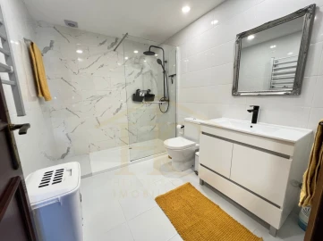 Apartamento T4 para Venda em Aver-O-Mar, Amorim e Terroso