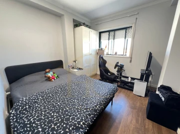 Apartamento T4 para Venda em Aver-O-Mar, Amorim e Terroso