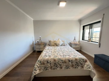 Apartamento T4 para Venda em Aver-O-Mar, Amorim e Terroso